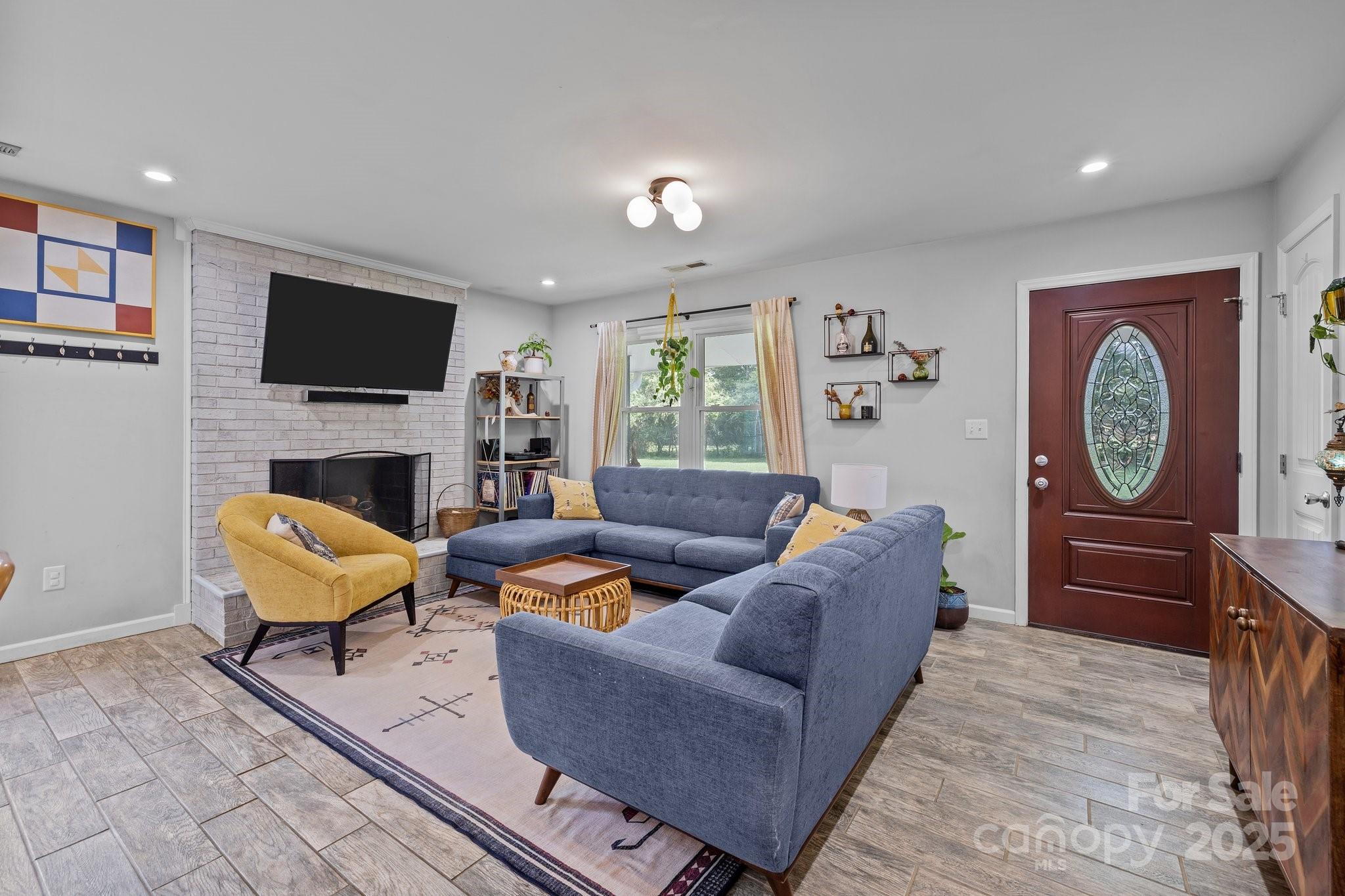 1108 Willoughby Road