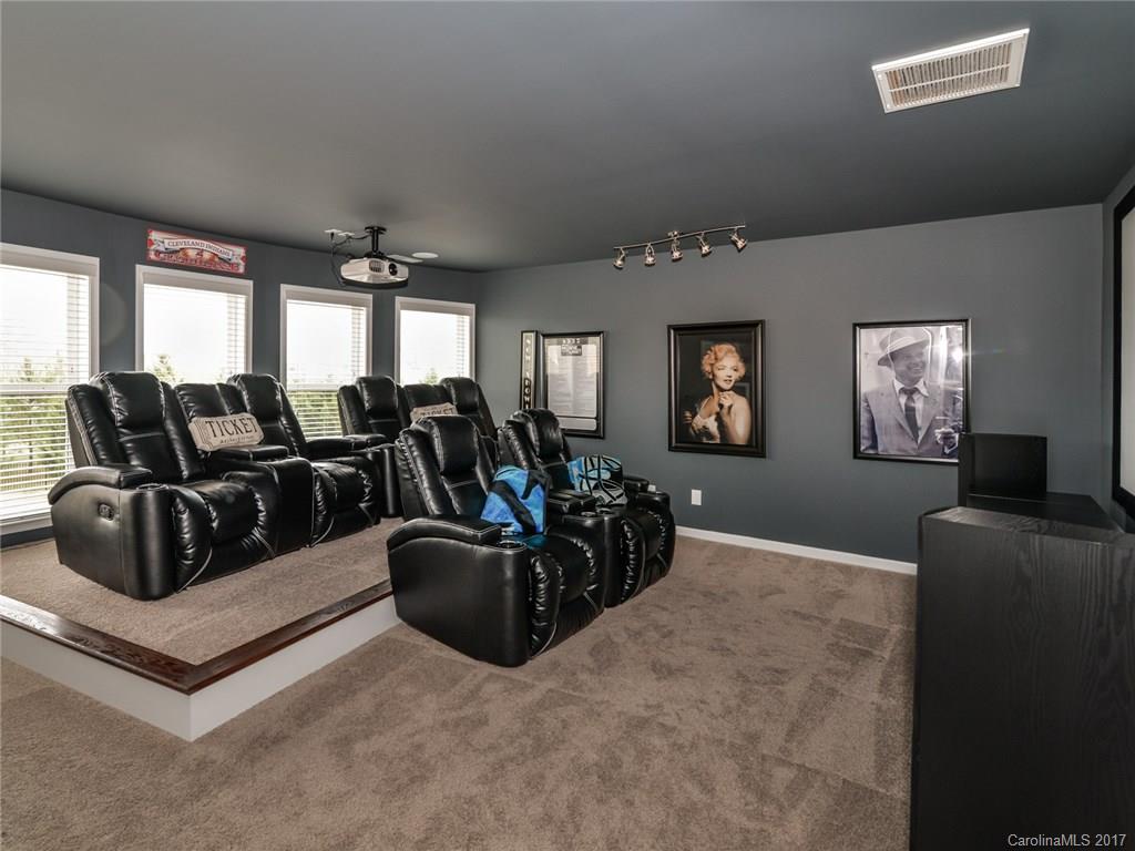 The Chimneys Of Marvin - Residential