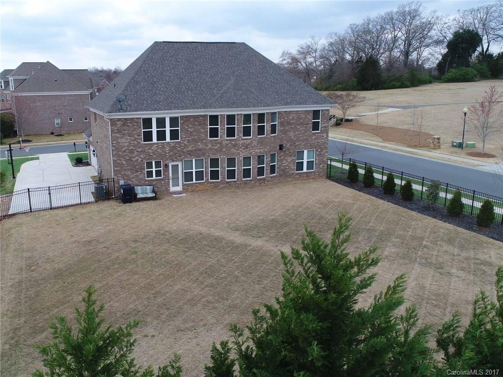 The Chimneys Of Marvin - Residential