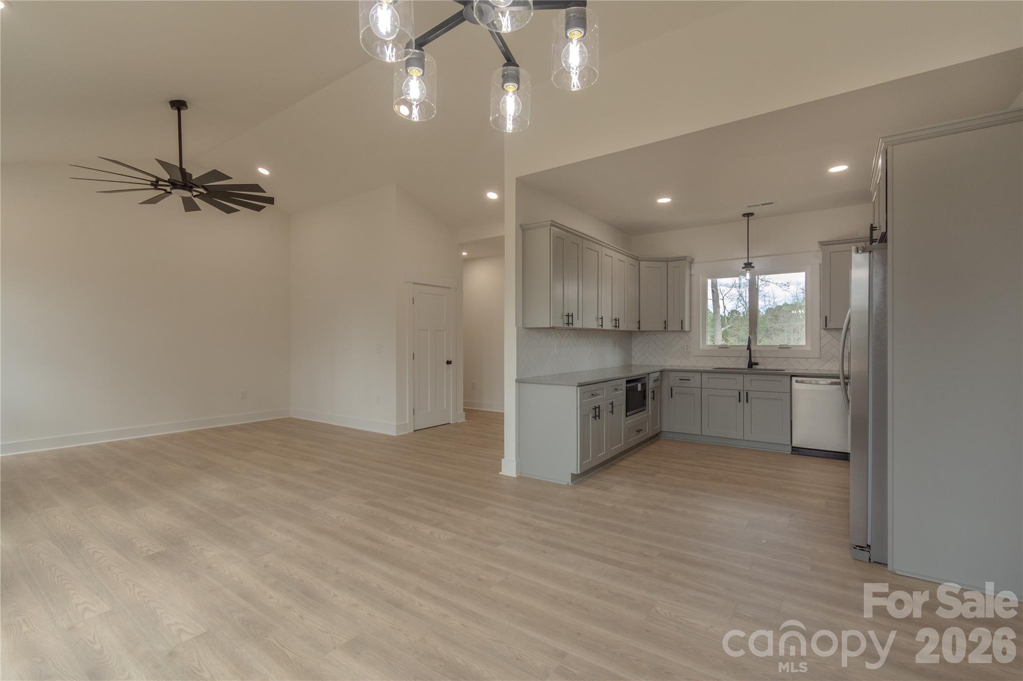 Country Club Estates - Residential