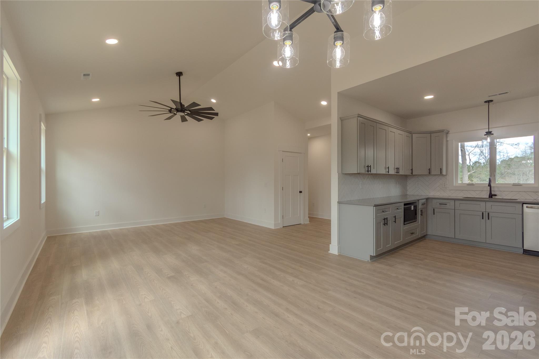 Country Club Estates - Residential