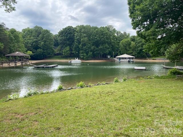 536 Oak Tree Road