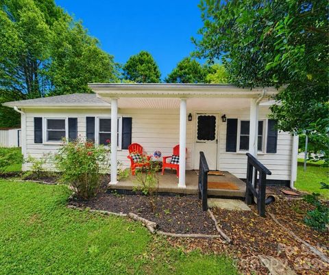 Photo of 102 Aderholdt Road, Bessemer City, NC 28016 (MLS # 4397311)