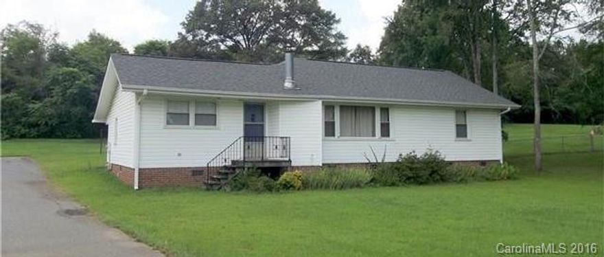 Great ranch plan with several living areas, large kitchen, big bedrooms, patio on back overlooking large yard. Lots of house and yard for asking price. Located off Hwy 49 near Central Cabarrus for easy commute into Charlotte area.