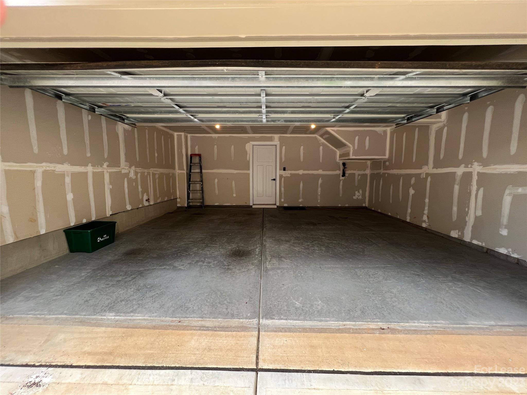 Townes of Oakhurst - Residential Lease