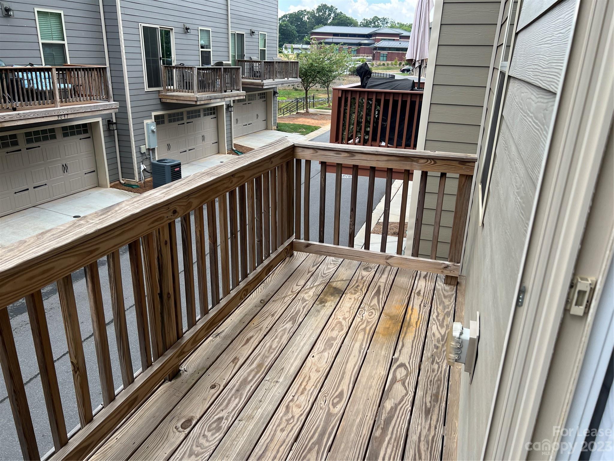 Townes of Oakhurst - Residential Lease