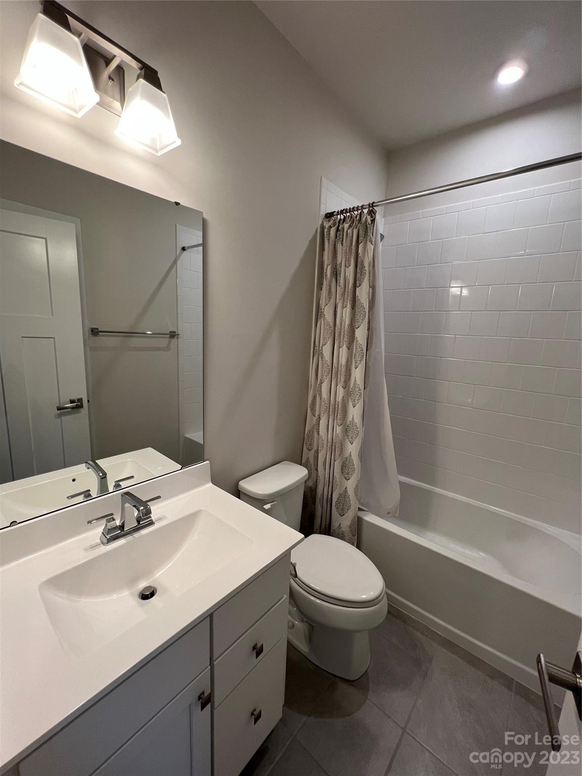 Townes of Oakhurst - Residential Lease