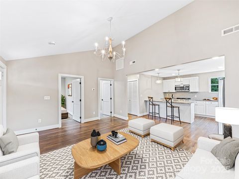 162 Courtland Place Asheville NC 28801