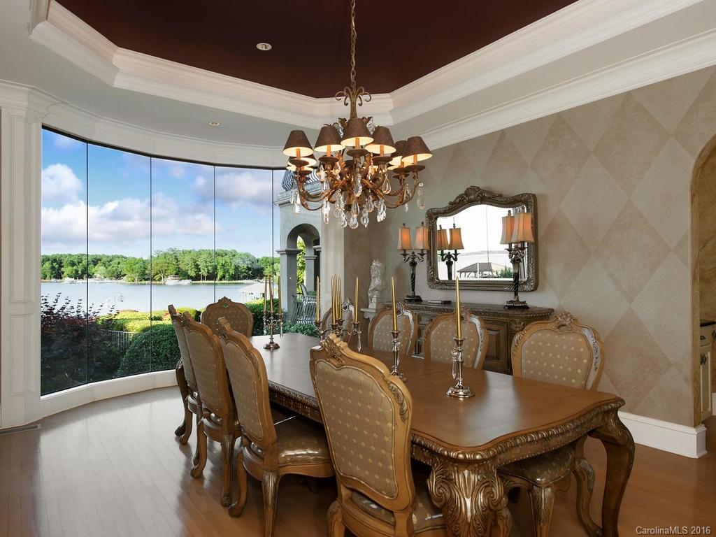 The Peninsula - Residential