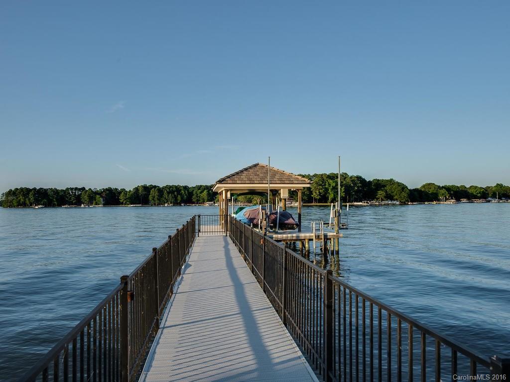 The Peninsula - Residential