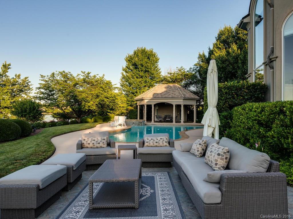 The Peninsula - Residential