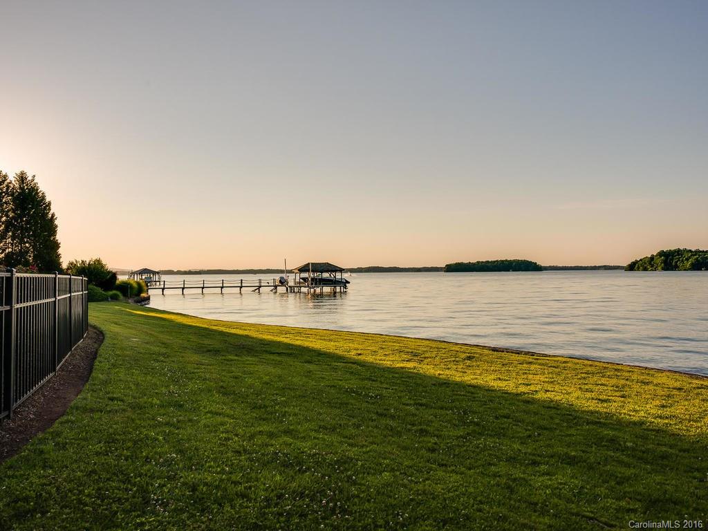 The Peninsula - Residential