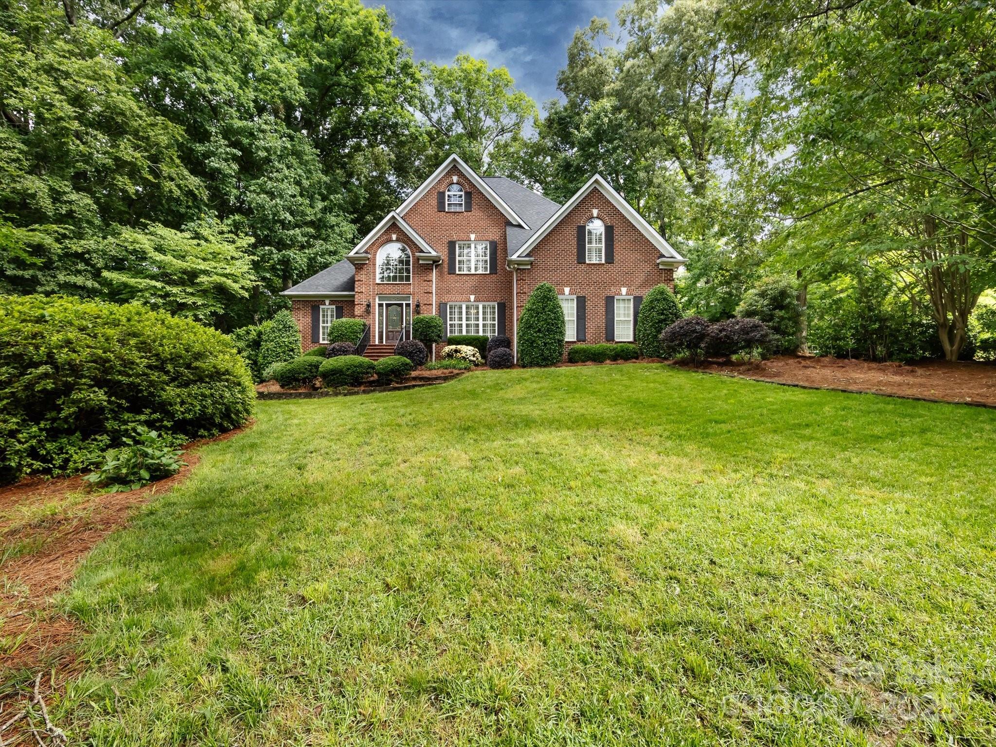 5816 Valley Stream Trail
