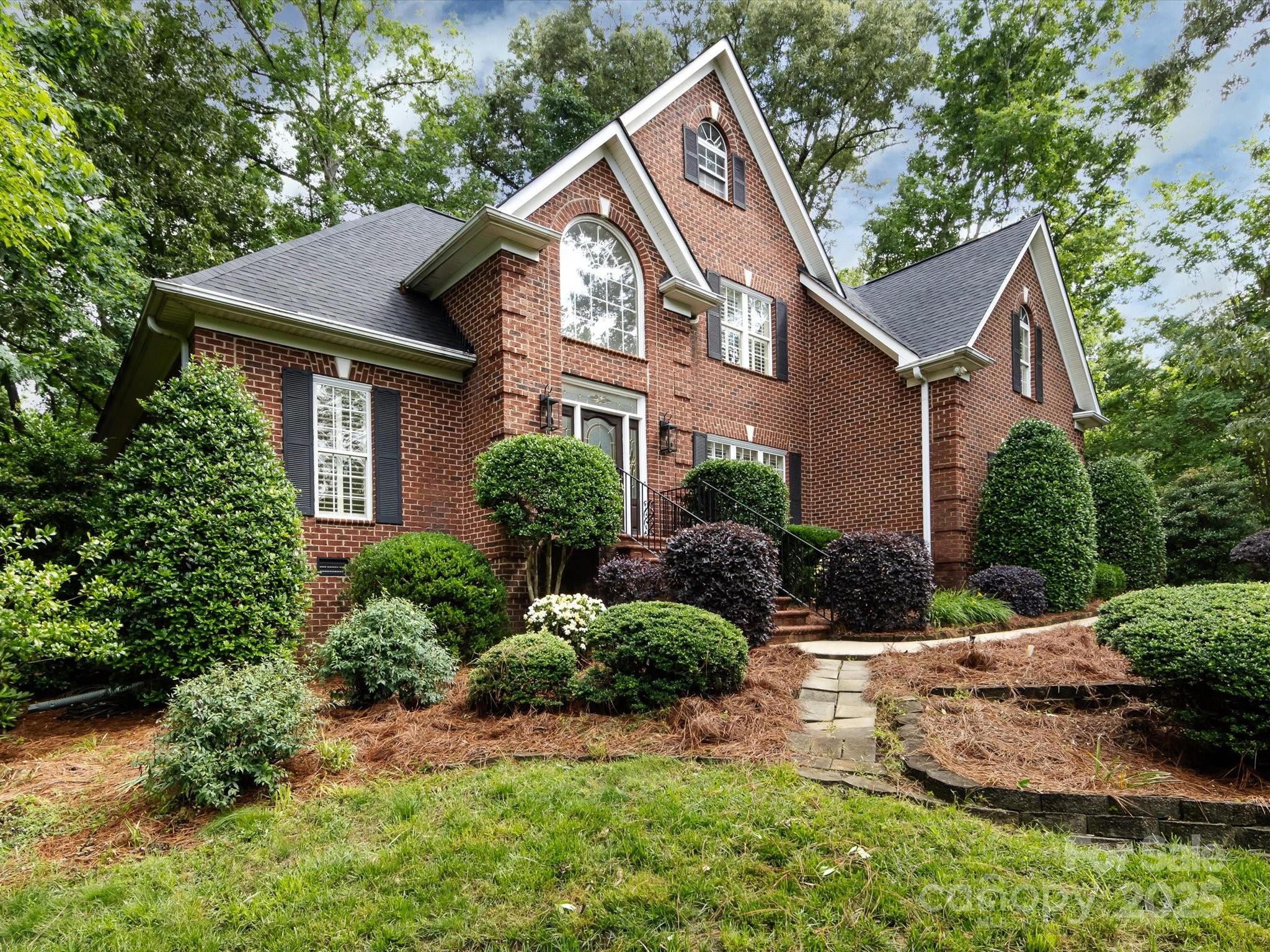 5816 Valley Stream Trail