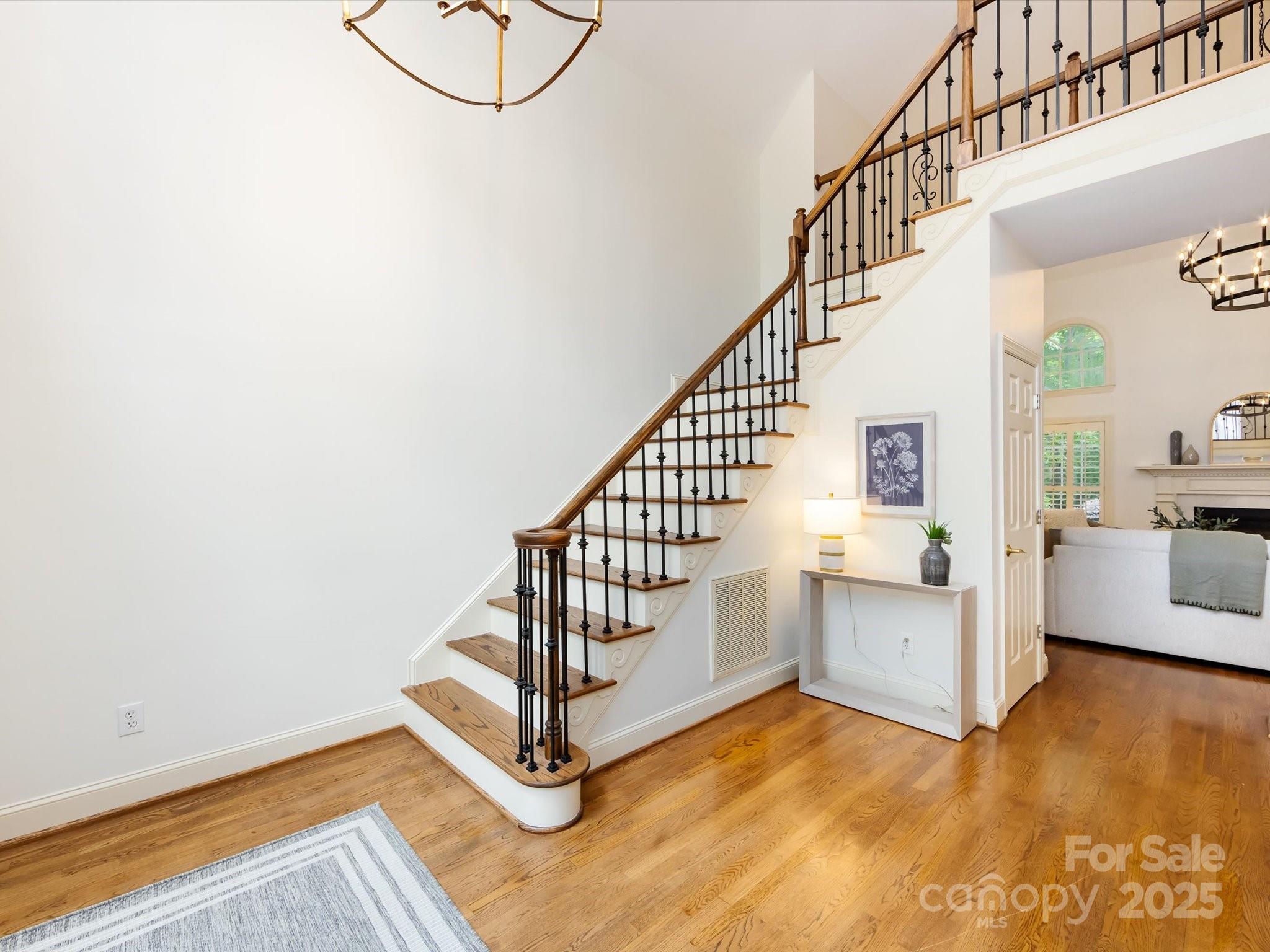 5816 Valley Stream Trail
