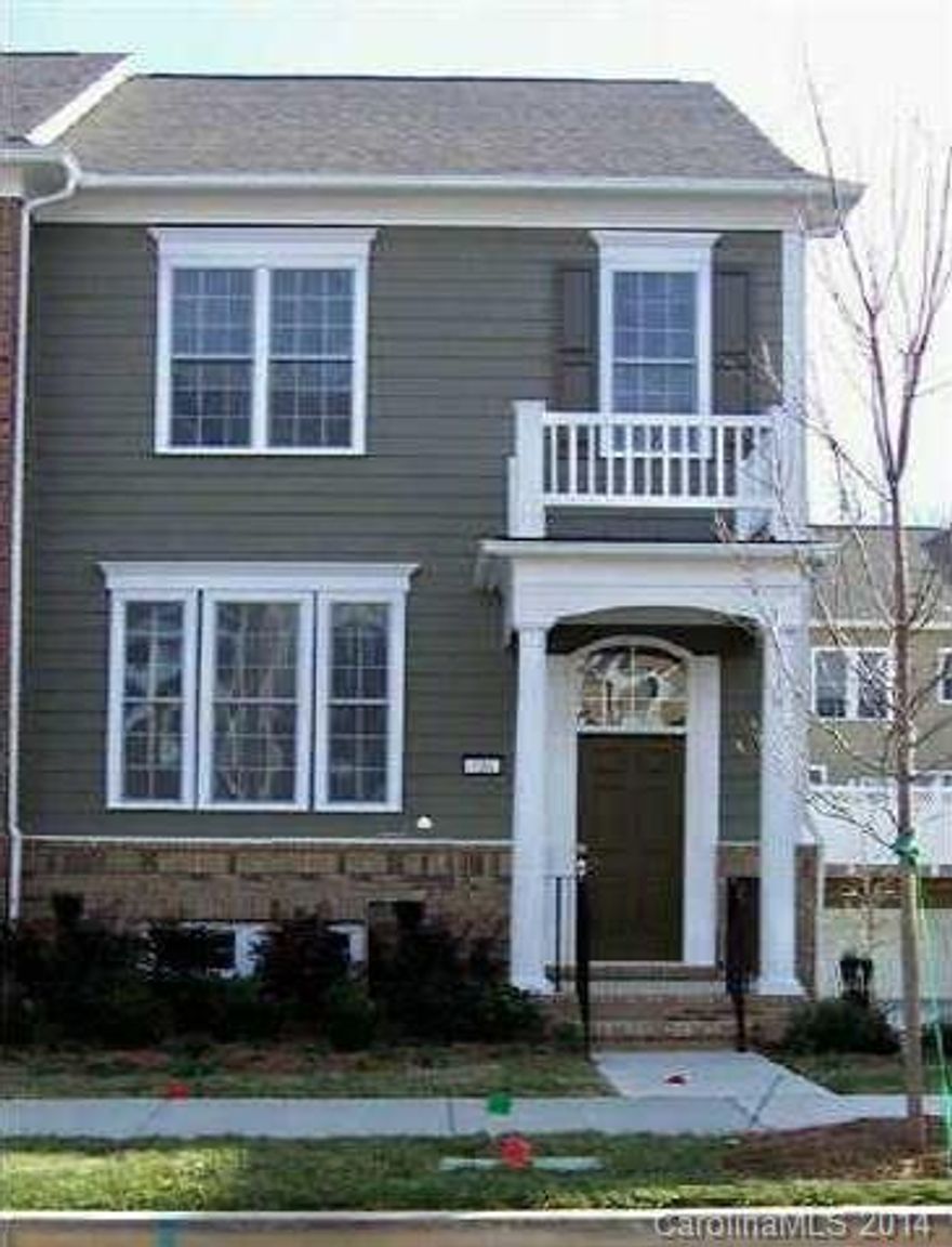 Great Baxter Village End Unit Town Home! 2 Car Garage! 3 Bedrooms, including 2 master suites, 3.5 baths, hardwoods on main, gourmet kitchen with stainless steel appliances, granite countertops, island, & ceramic tile backsplash!  Don't miss this great opportunity!