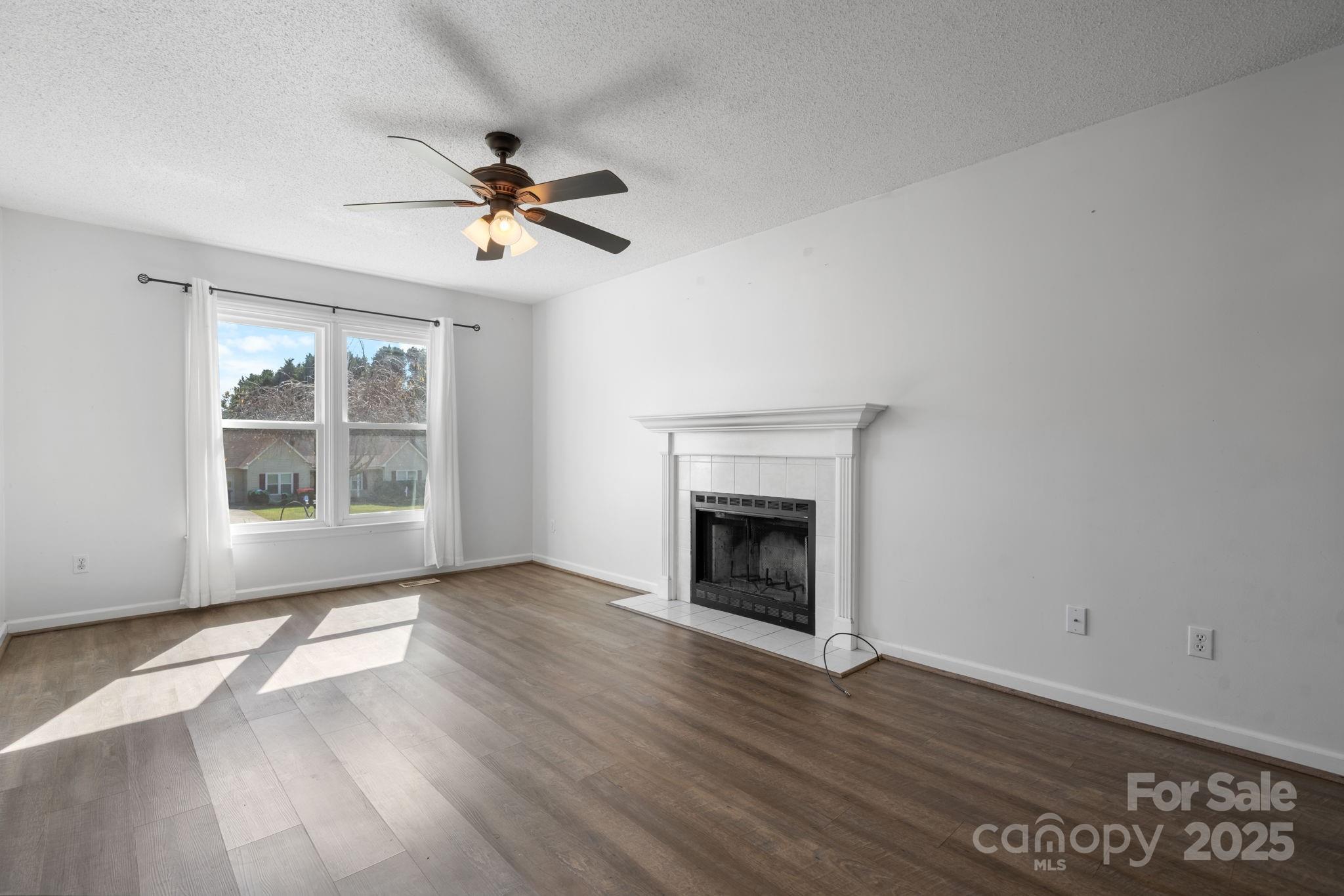 712 Painted Feather Lane NW