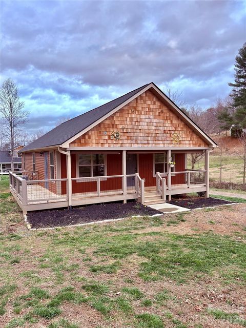 7 Ruff Road Leicester NC 28748