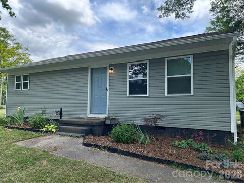 Photo of 912 N Broad Street, Gastonia, NC 28054 (MLS # 4384708)