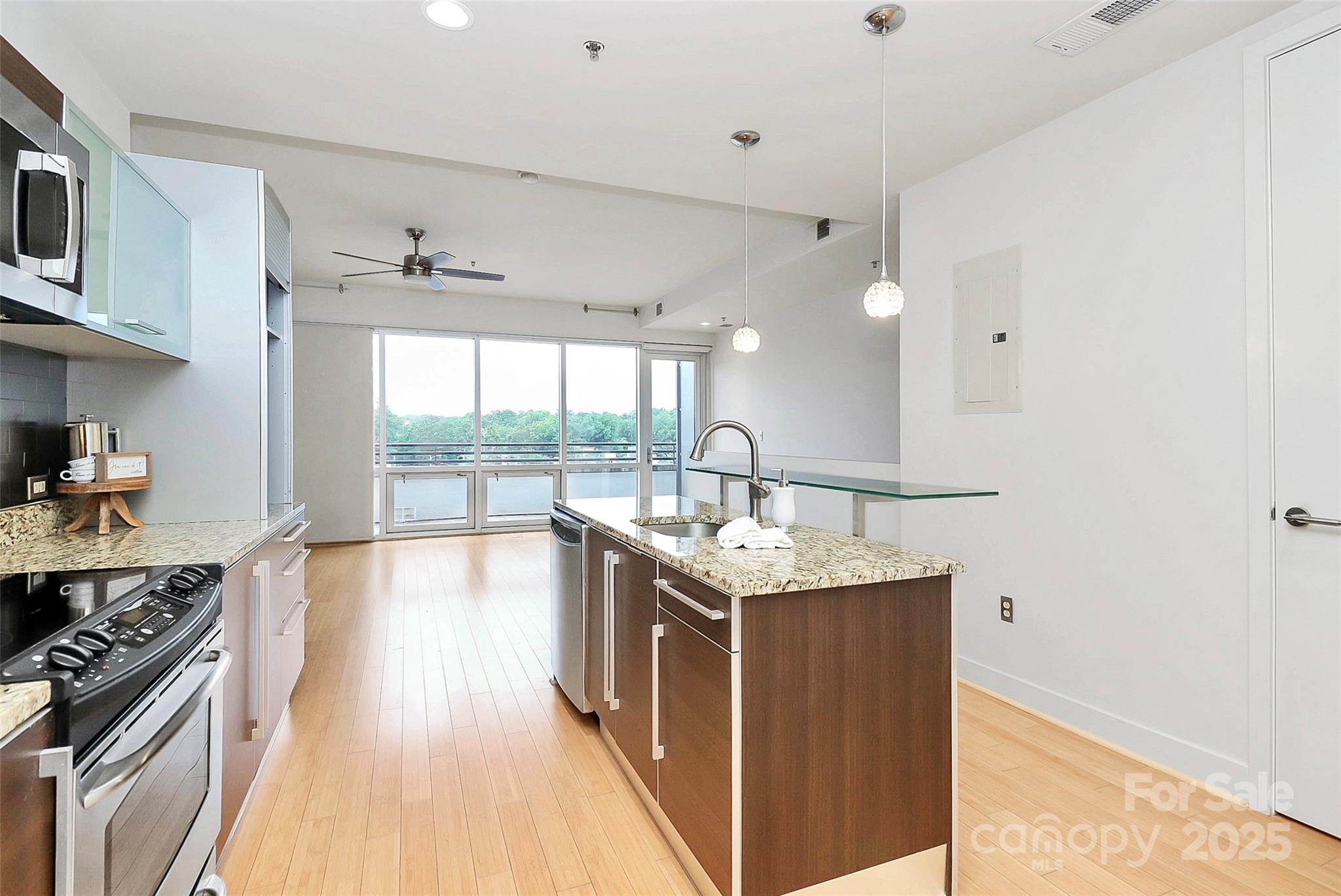 1133 Metropolitan Avenue