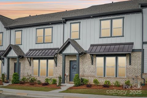 5712 Runnel Way Charlotte NC 28215