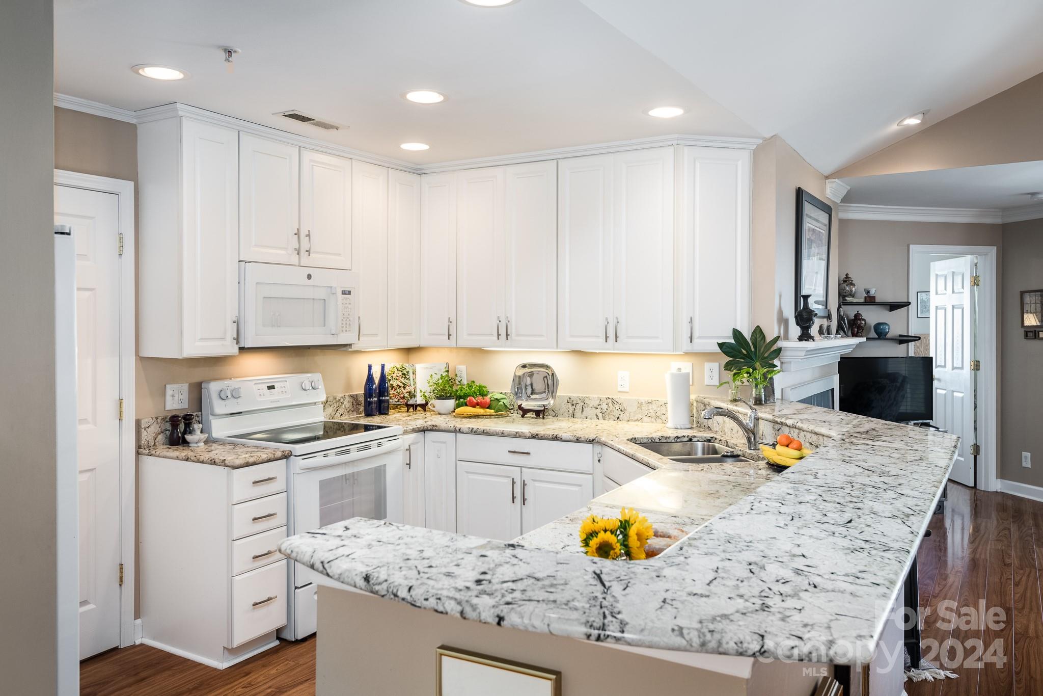 Spinnaker Point - Residential