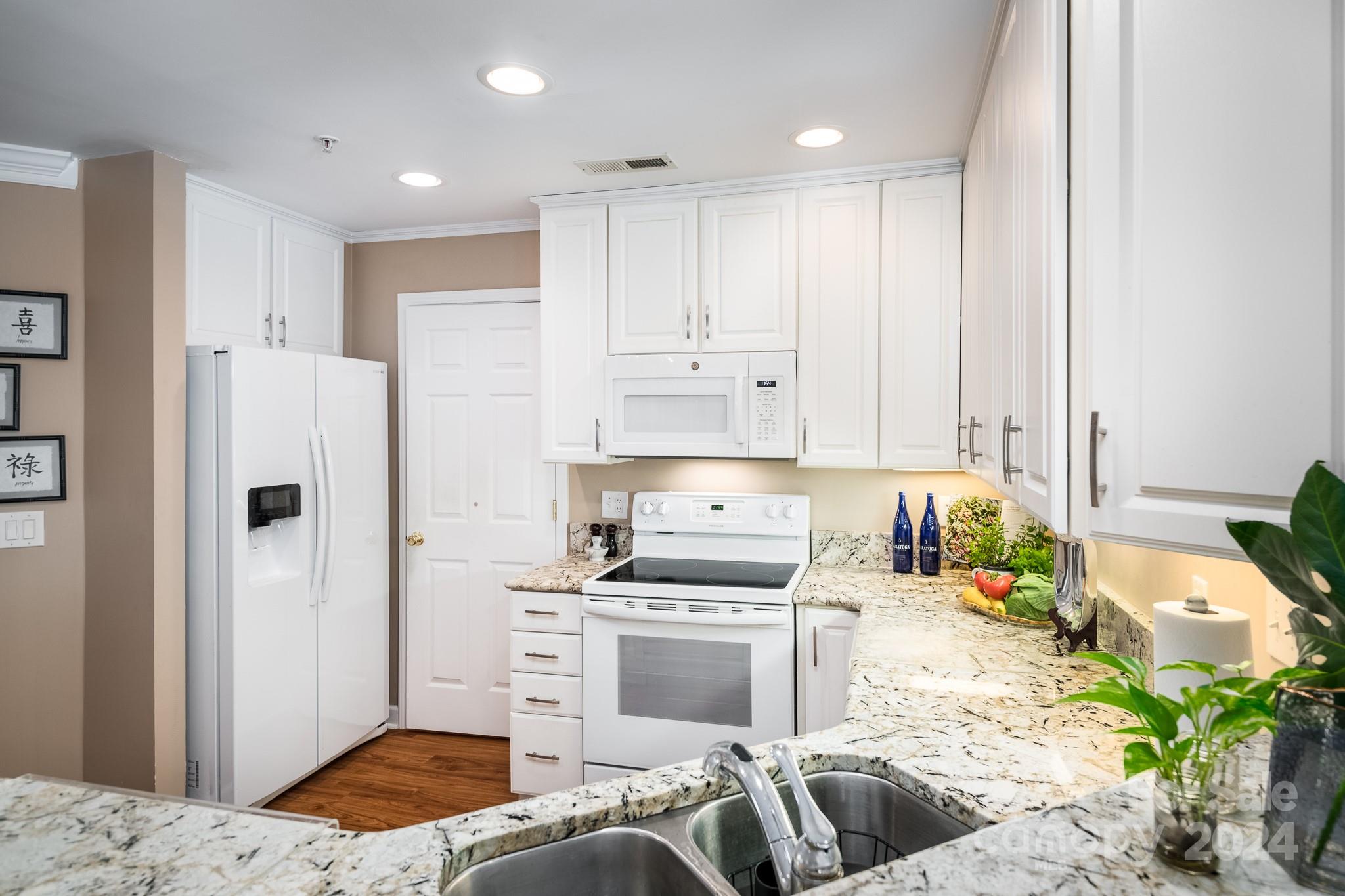 Spinnaker Point - Residential