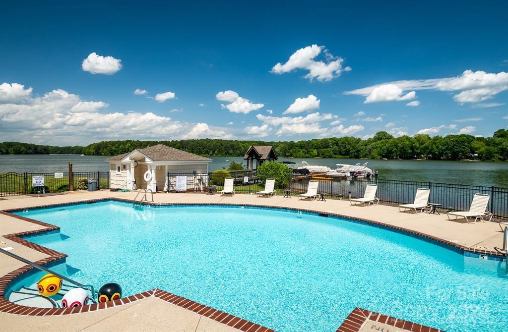 Spinnaker Point - Residential