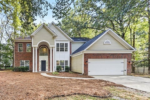 Photo of 15725 Prestwoods Lane, Huntersville, NC 28078 (MLS # 4433232)