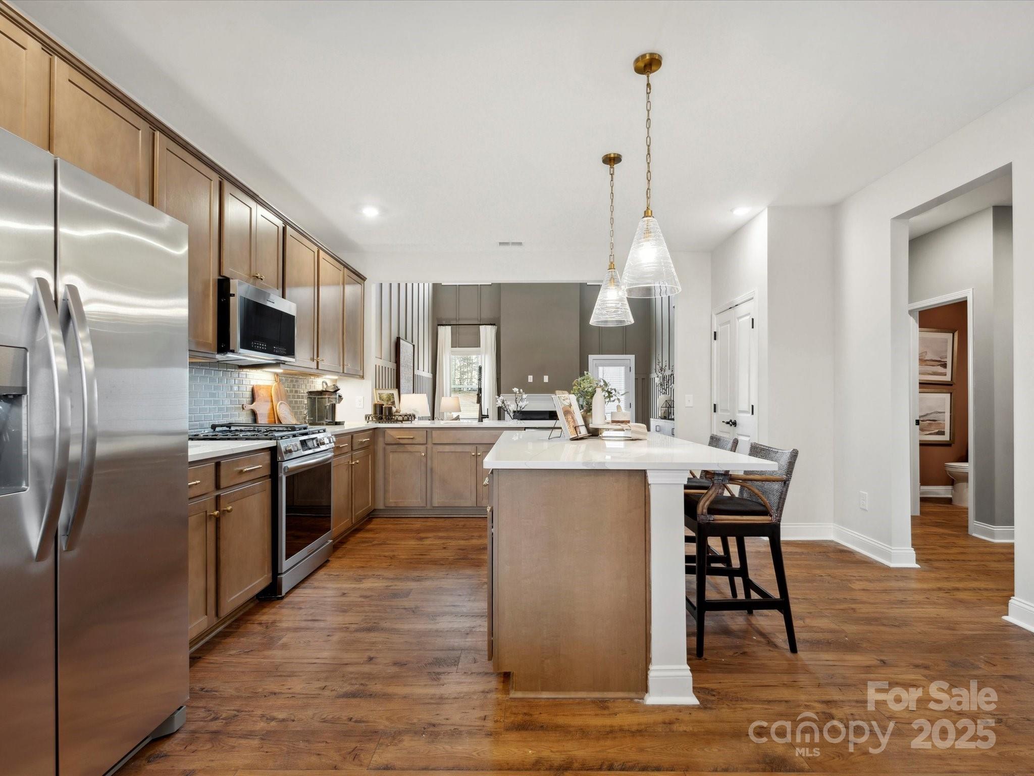 1003 Rocking Horse Road