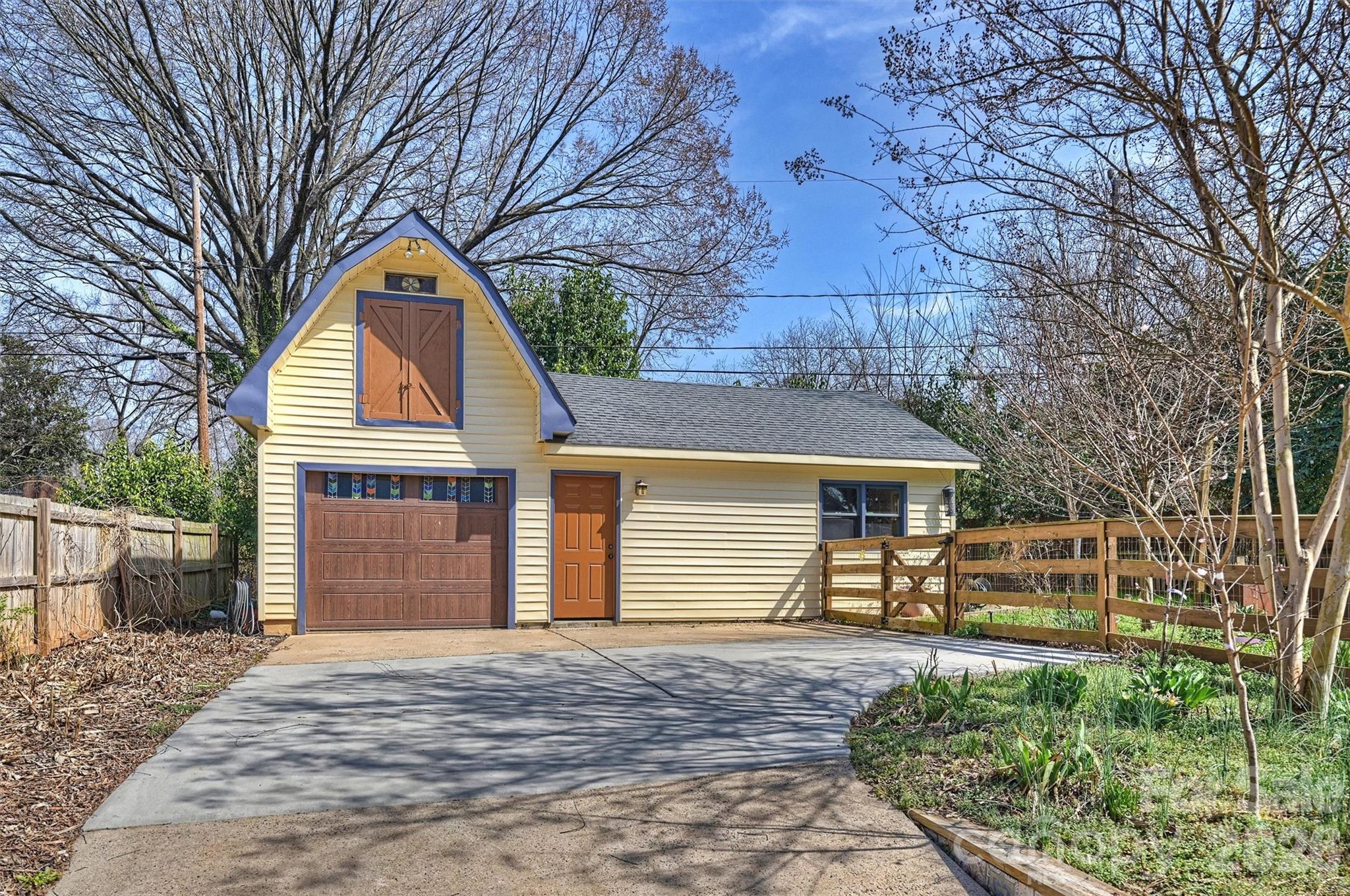 Country Club Heights - Residential