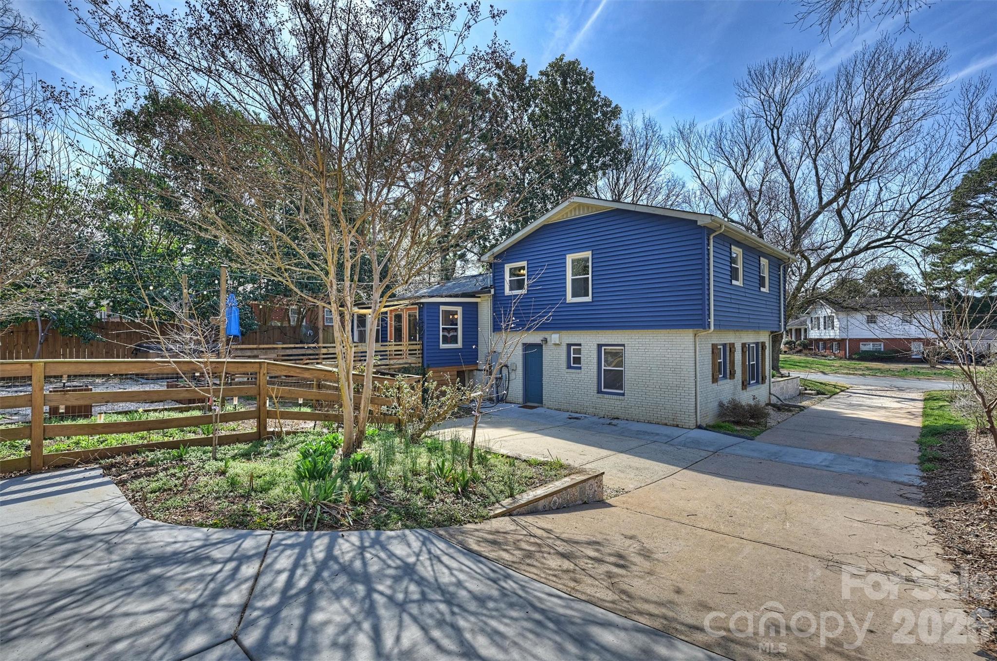 Country Club Heights - Residential