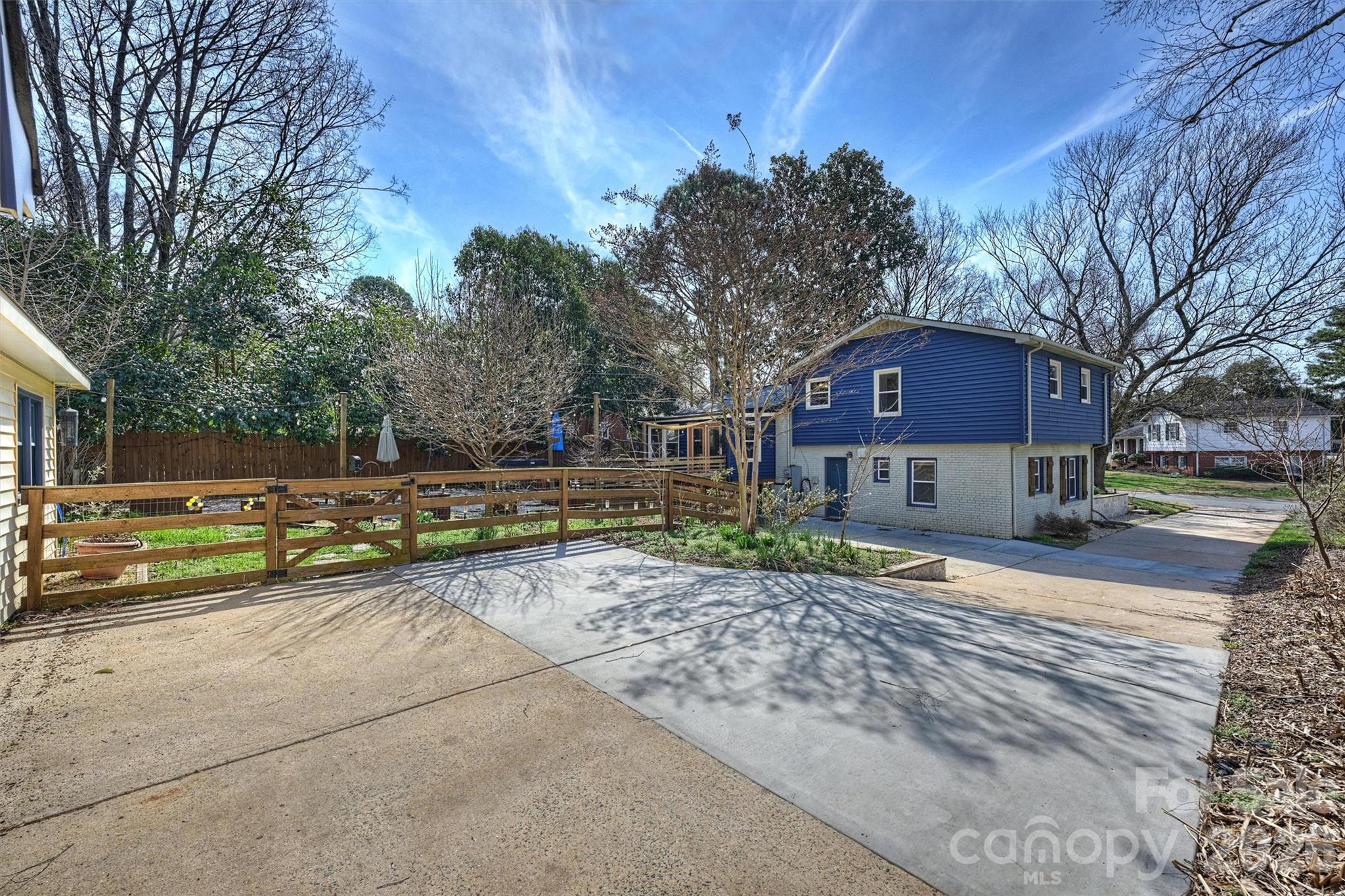 Country Club Heights - Residential