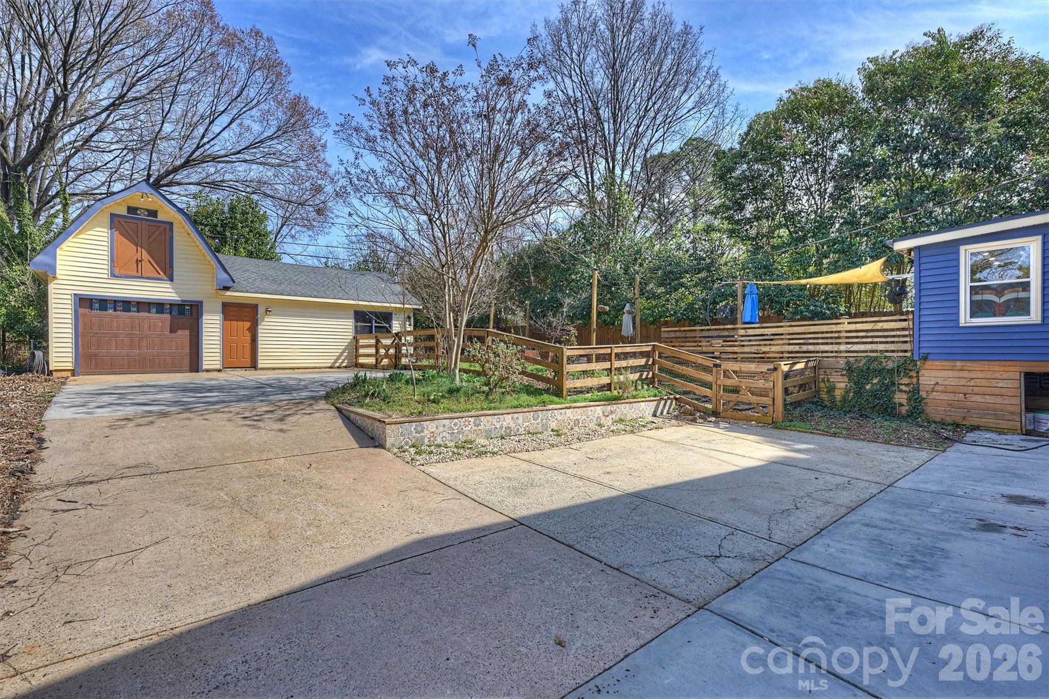 Country Club Heights - Residential