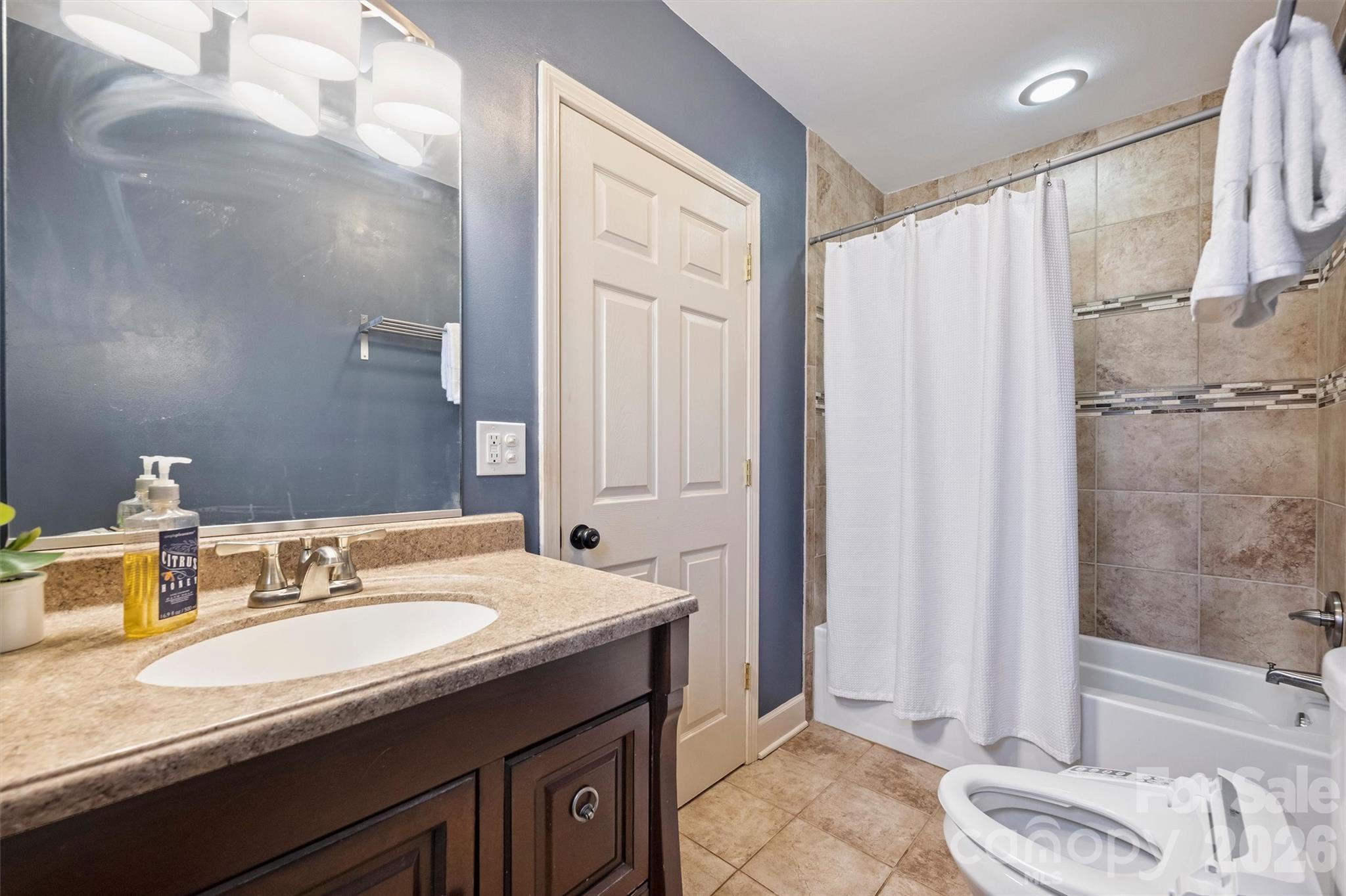 Country Club Heights - Residential