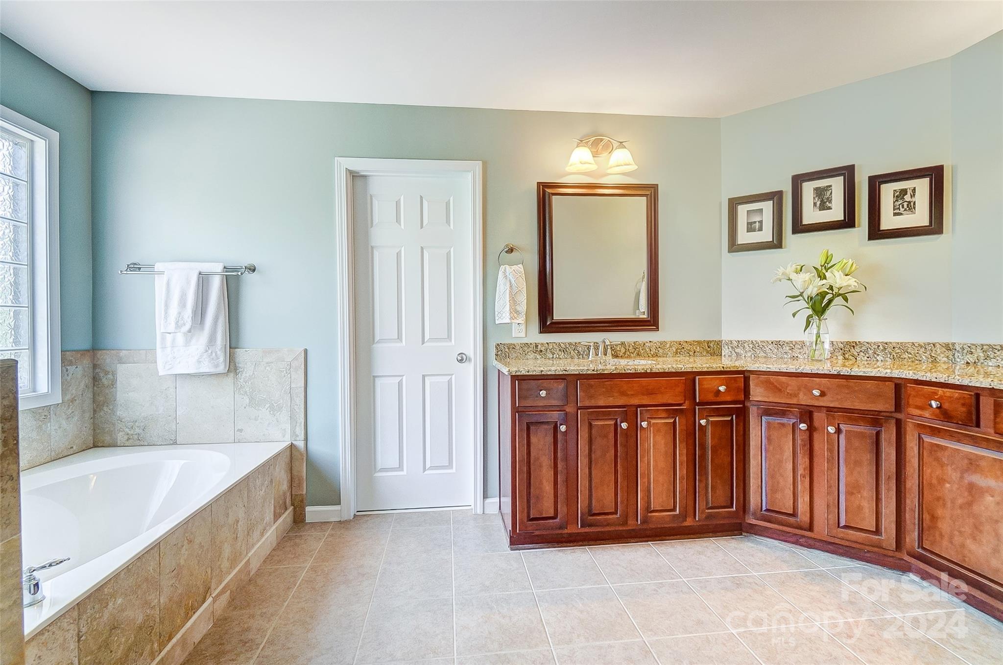 Lake Shore - Residential