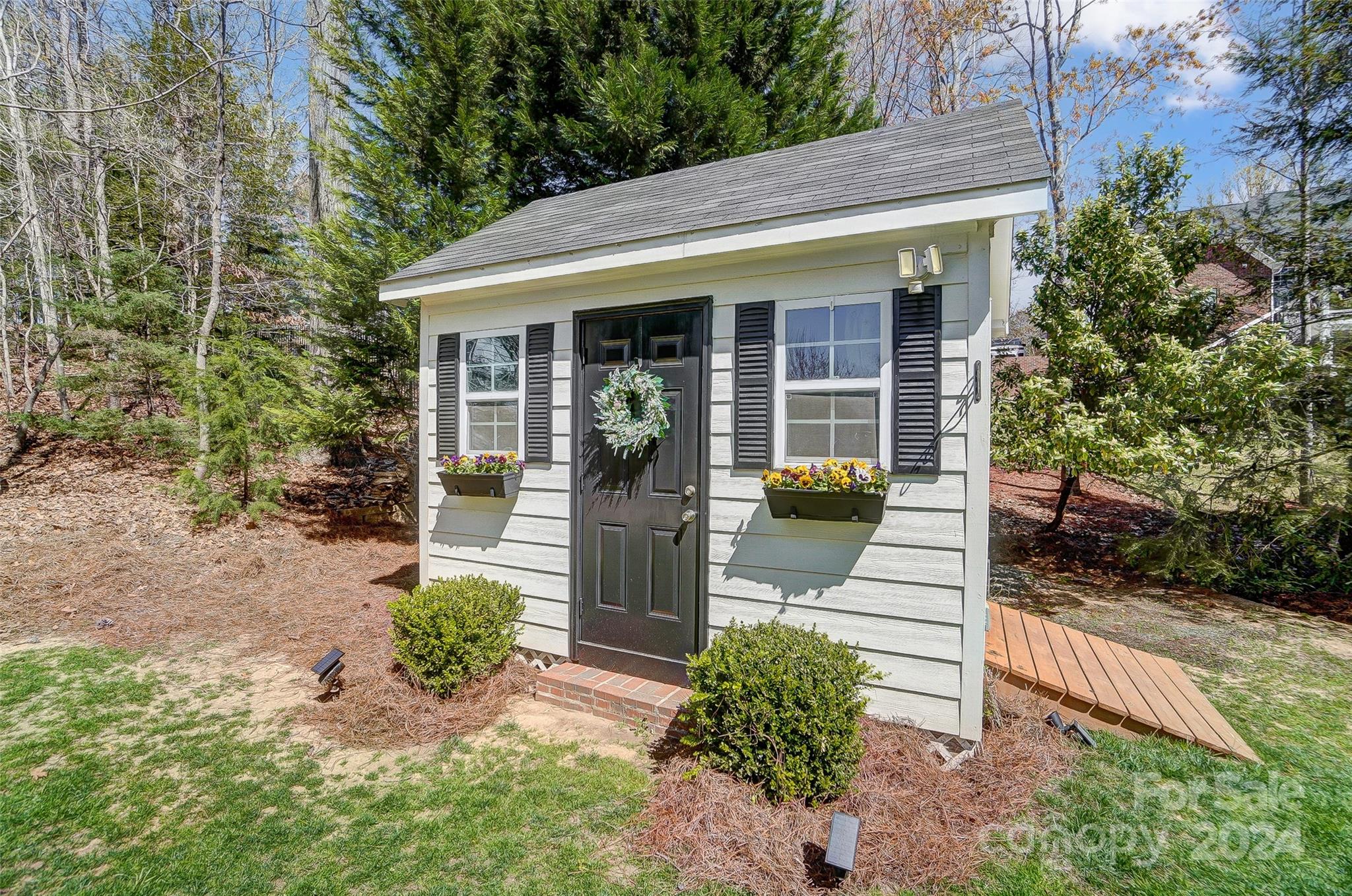 Lake Shore - Residential