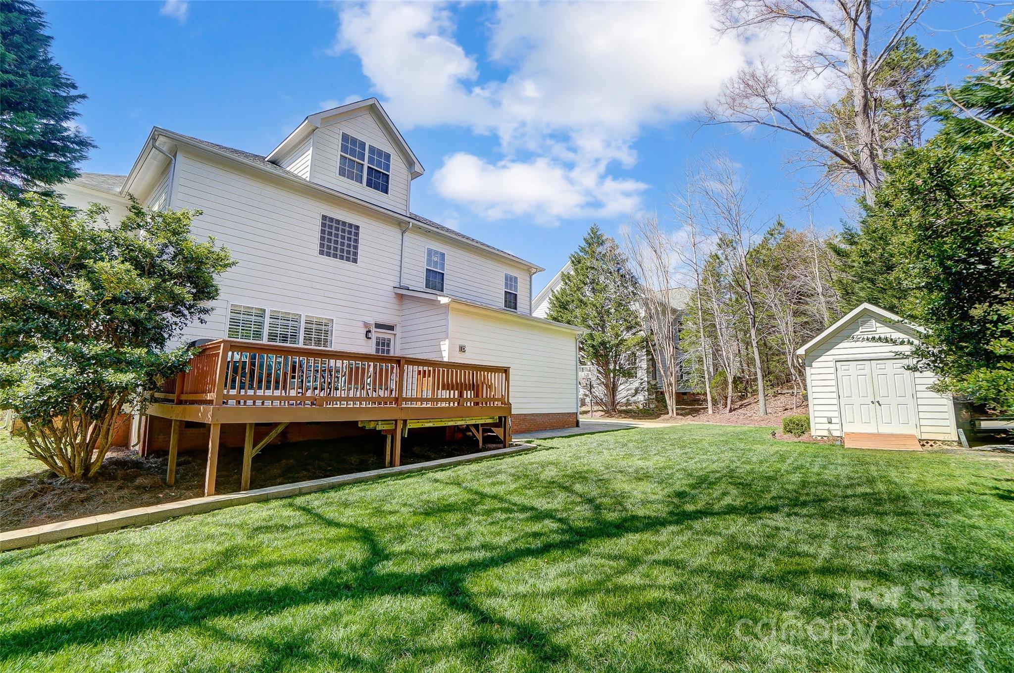 Lake Shore - Residential