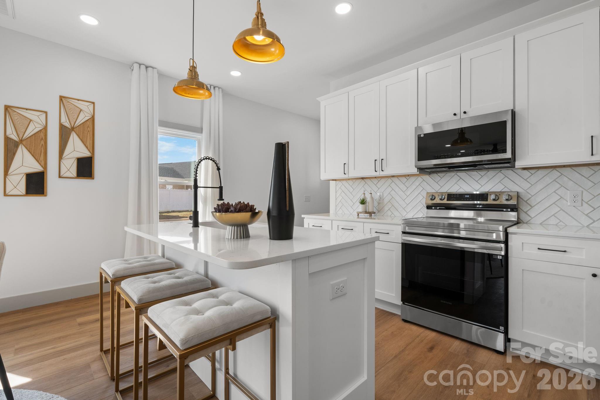 Hawks Ridge - Residential Income