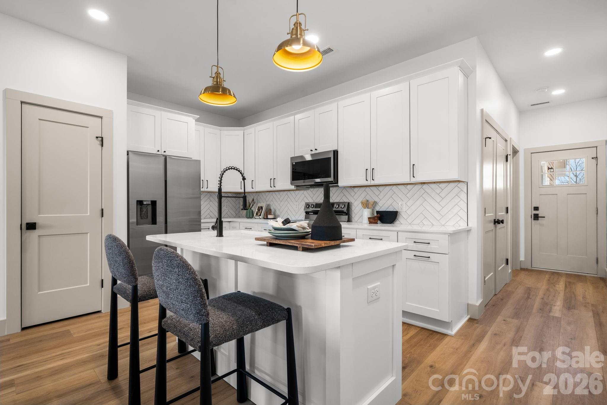 Hawks Ridge - Residential Income