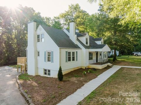 Photo of 398 Park Road, Albemarle, NC 28001 (MLS # 4390113)