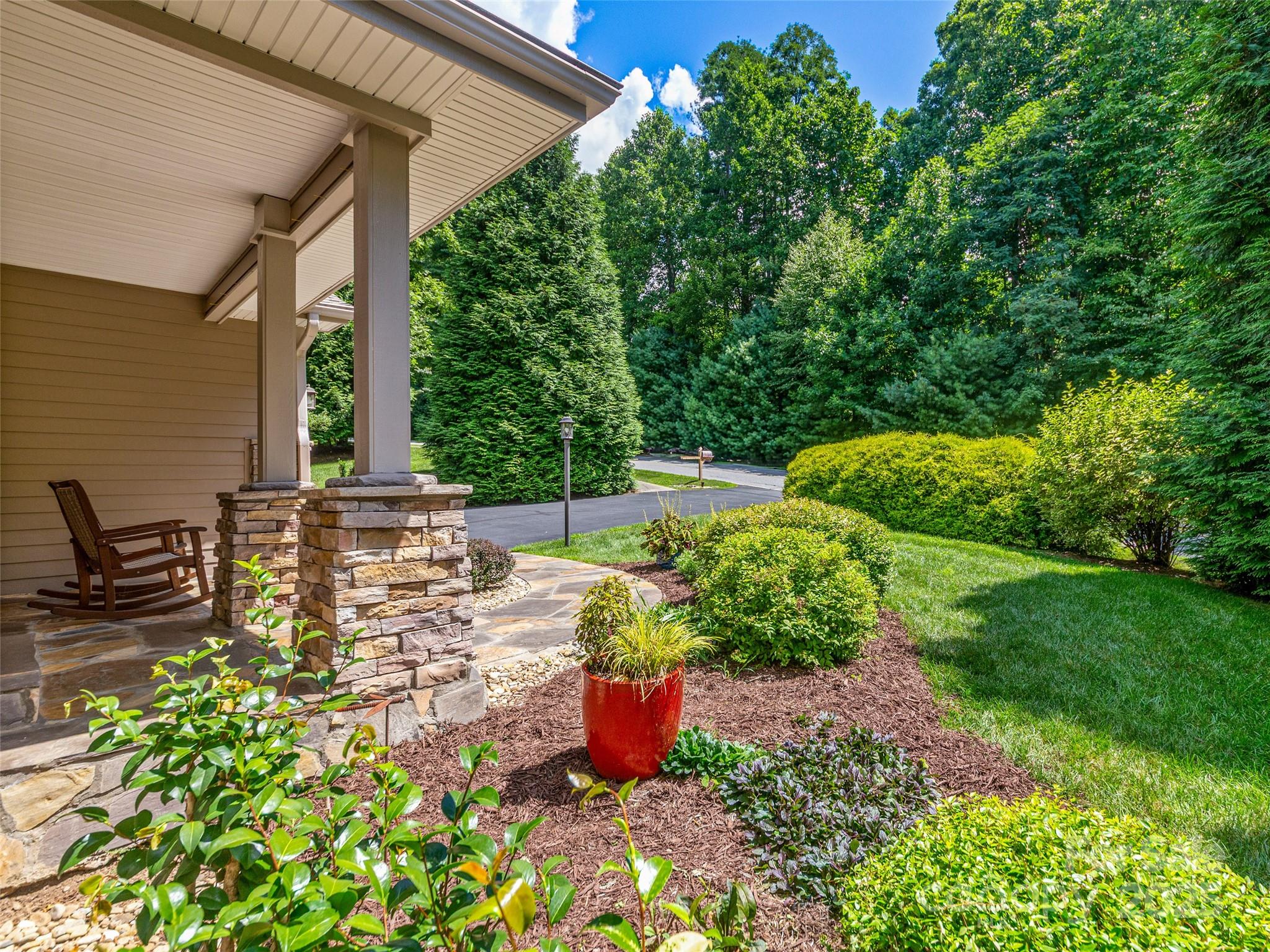 547 Pinnacle Peak Lane