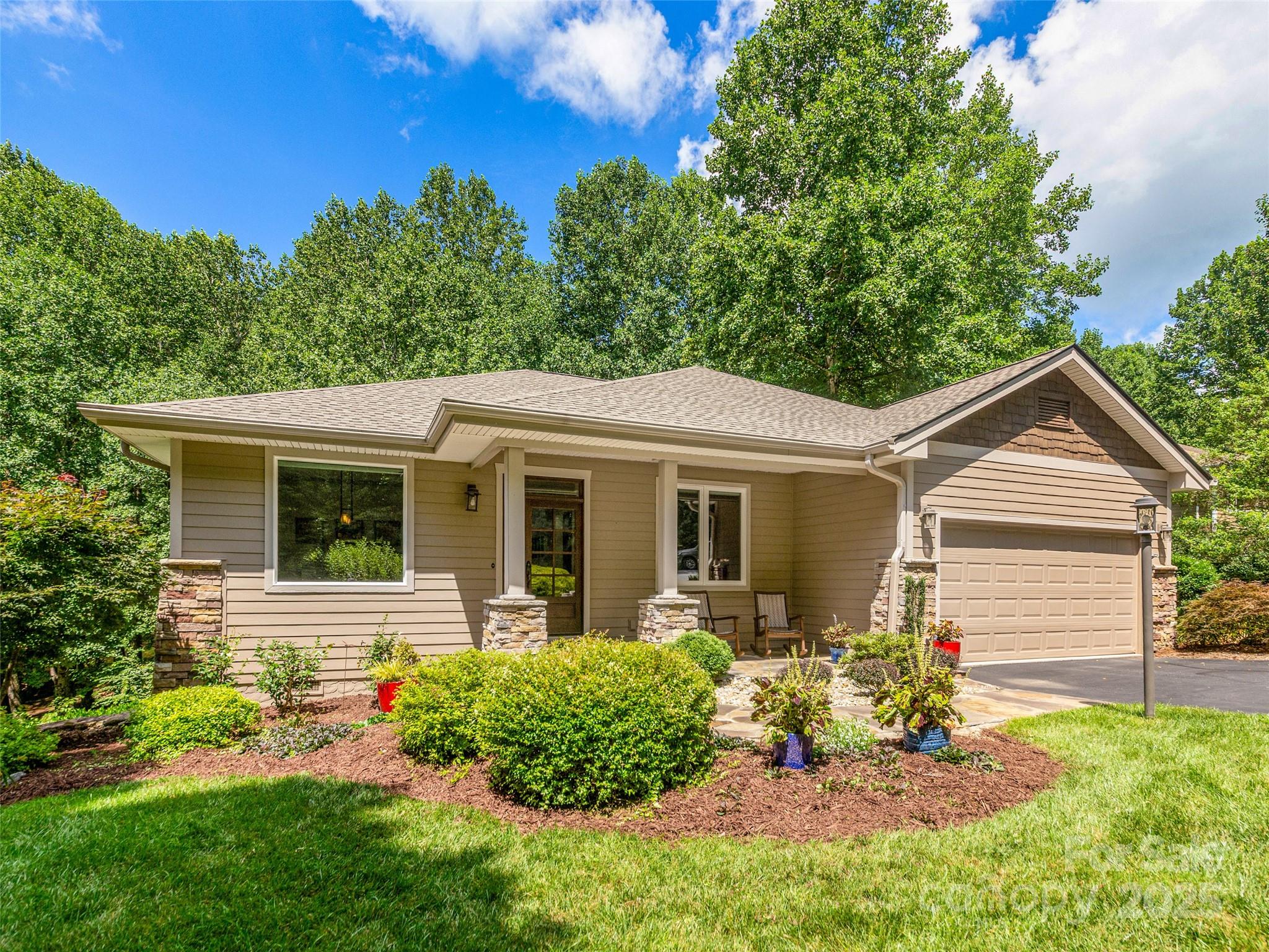 547 Pinnacle Peak Lane