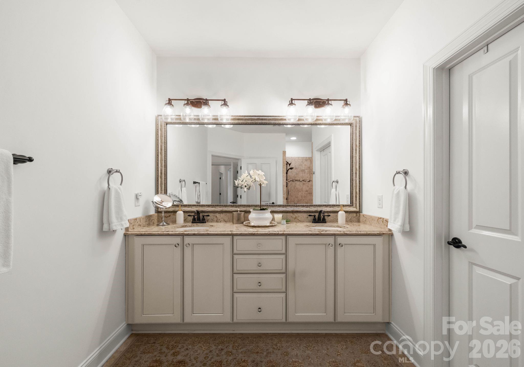 The Courtyards of Marvin - Residential