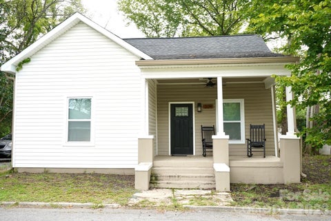 Photo of 302 Cedar Street, Lancaster, SC 29720 (MLS # 4422336)