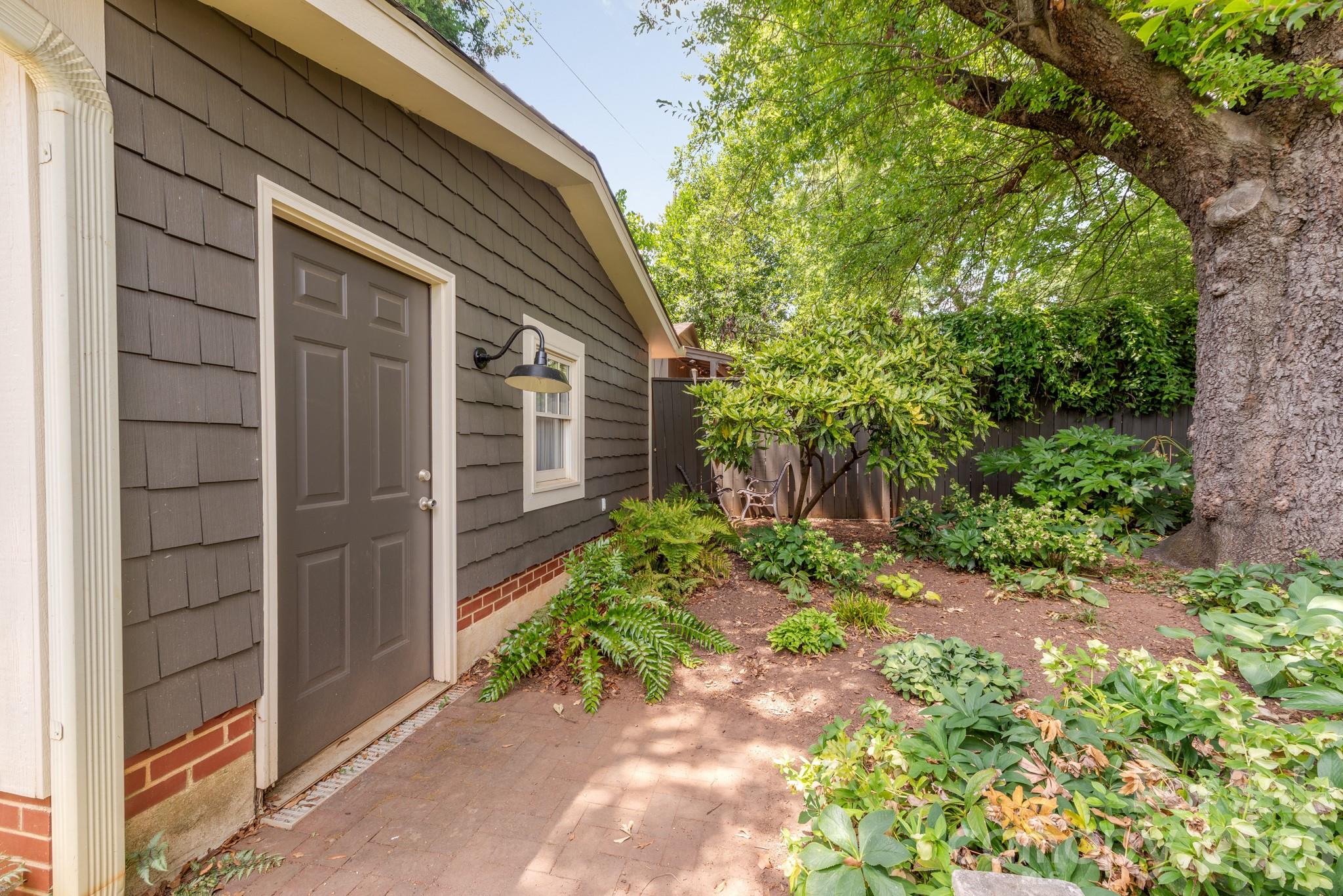 Elizabeth - Residential
