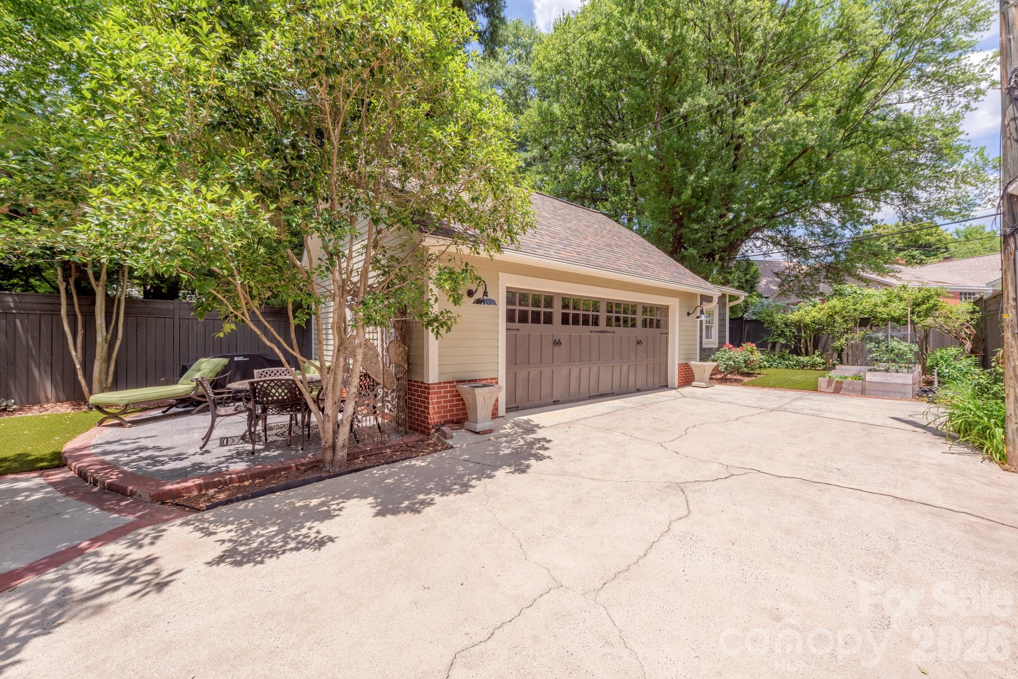 Elizabeth - Residential