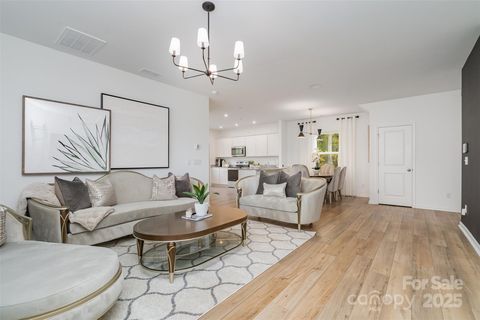 10002 Travis Floyd Lane Charlotte NC 28214