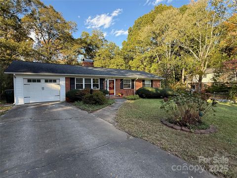 Photo of 1074 5th Avenue Court NW, Hickory, NC 28601 (MLS # 4315264)