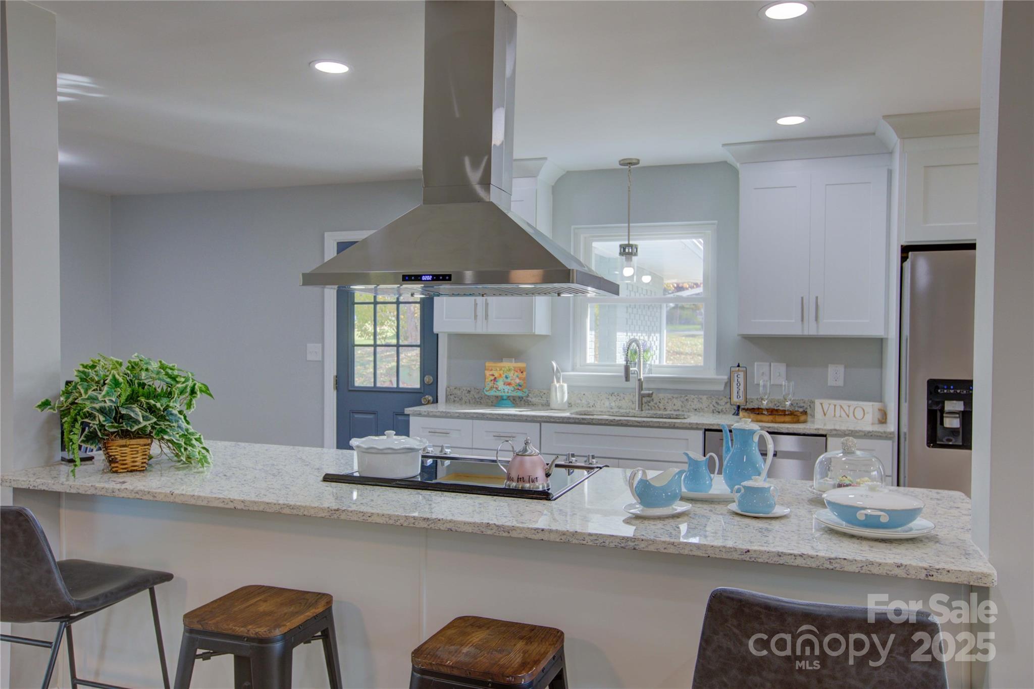 8607 Larchmont Circle